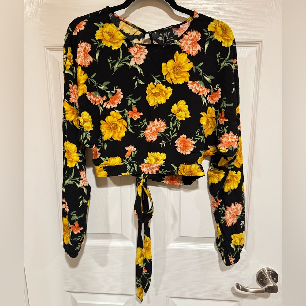 Floral long sleeve cropped top